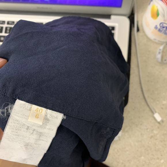 Valentino Roma 100% Silk Blue Sleeveless Sheer Waterfall Front Top 40 6 - Picture 6 of 6